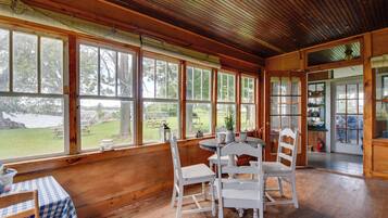 Cottage (3 Bedrooms) | Interior