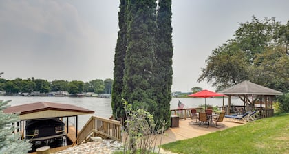 Waterfront Monticello Home w/ Fire Pit & Deck!