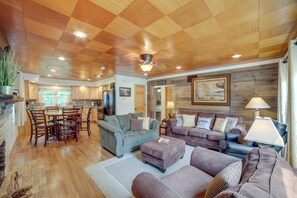 House (3 Bedrooms) | Interior