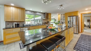 Apartment (3 Bedrooms) | Interior - Redmond Retreat w/ Fenced Yard & EV Charger (Redmond)