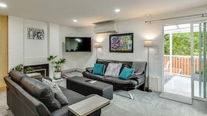 Apartment (3 Bedrooms) | Interior - Redmond Retreat w/ Fenced Yard & EV Charger (Redmond)