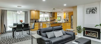 Redmond Retreat w/ Fenced Yard & EV Charger