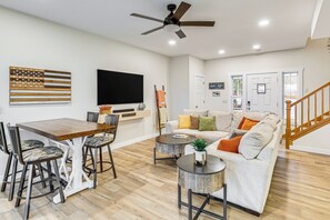 House (4 Bedrooms) | Interior