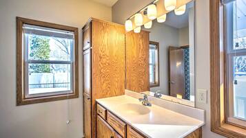 ุงูู
ูุดุฃุฉ ู
ู ุงูุฏุงุฎู