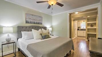 House (0 Bedroom) | Laptop workspace, bed sheets