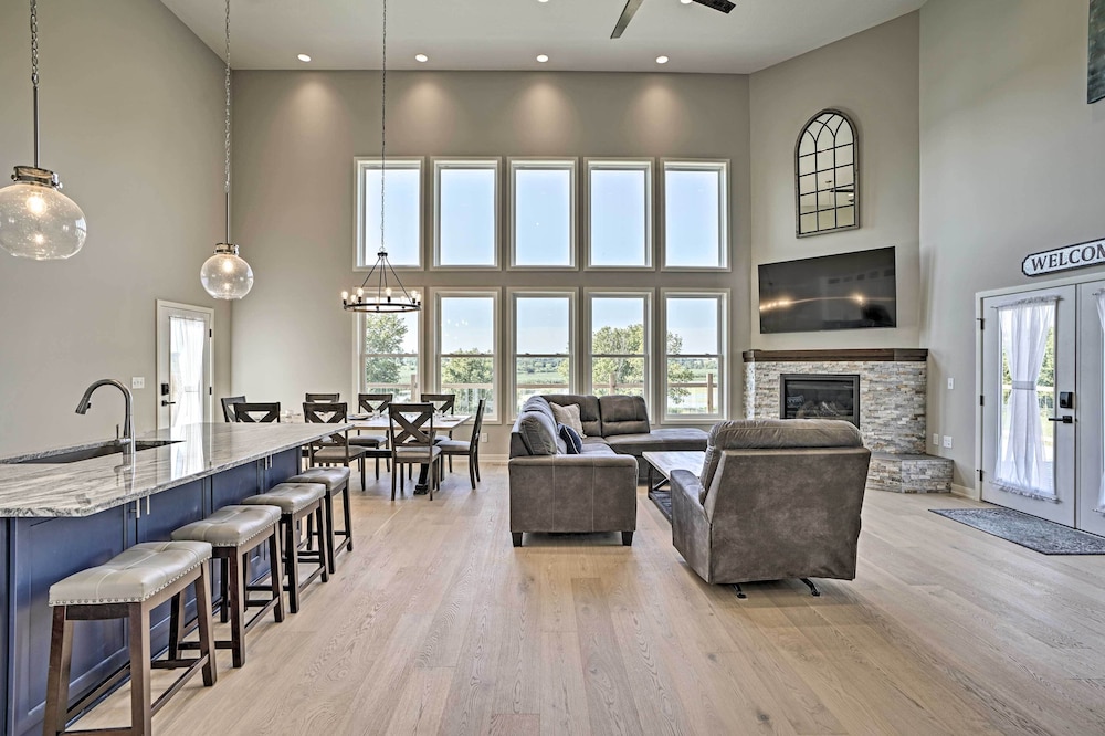 Luxury Home w/ Fire Pit: Boat, Fish & Explore