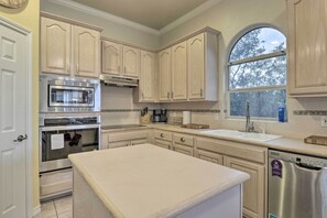 Villa (4 Bedrooms) | Interior