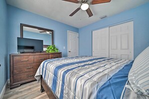 House (4 Bedrooms) | Interior - Port Richey Getaway w/ Lanai, Pool & Grill! (New Port Richey)