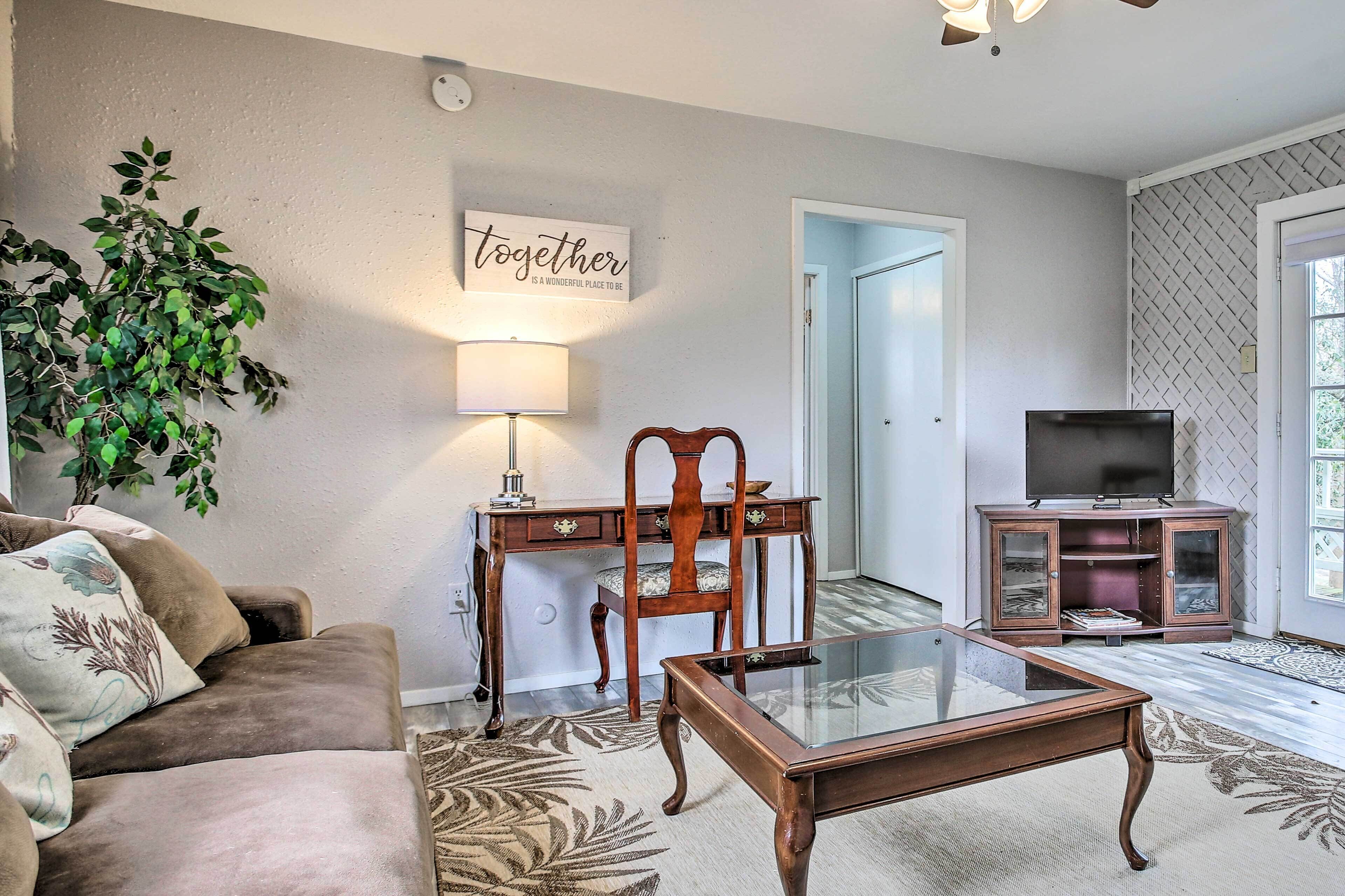 San Leon Villa: Walk to Restaurant & Beach!