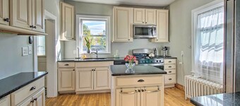 Front Royal Retreat ~ 1 Mi to National Park!