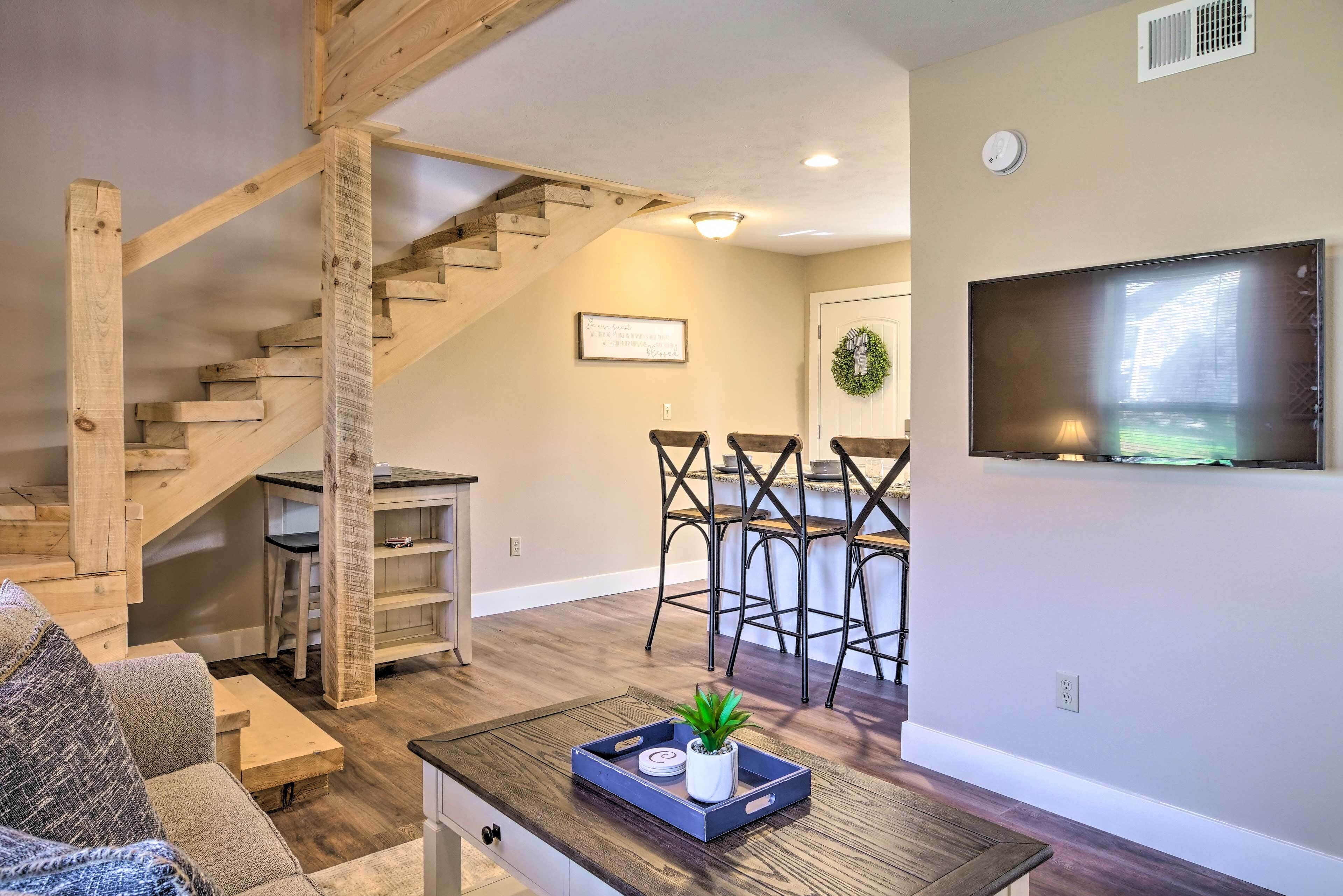 The Cozy Cottage w/ Lake Taneycomo Access!