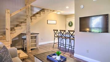 Apartment (2 Bedrooms) | Front of property
