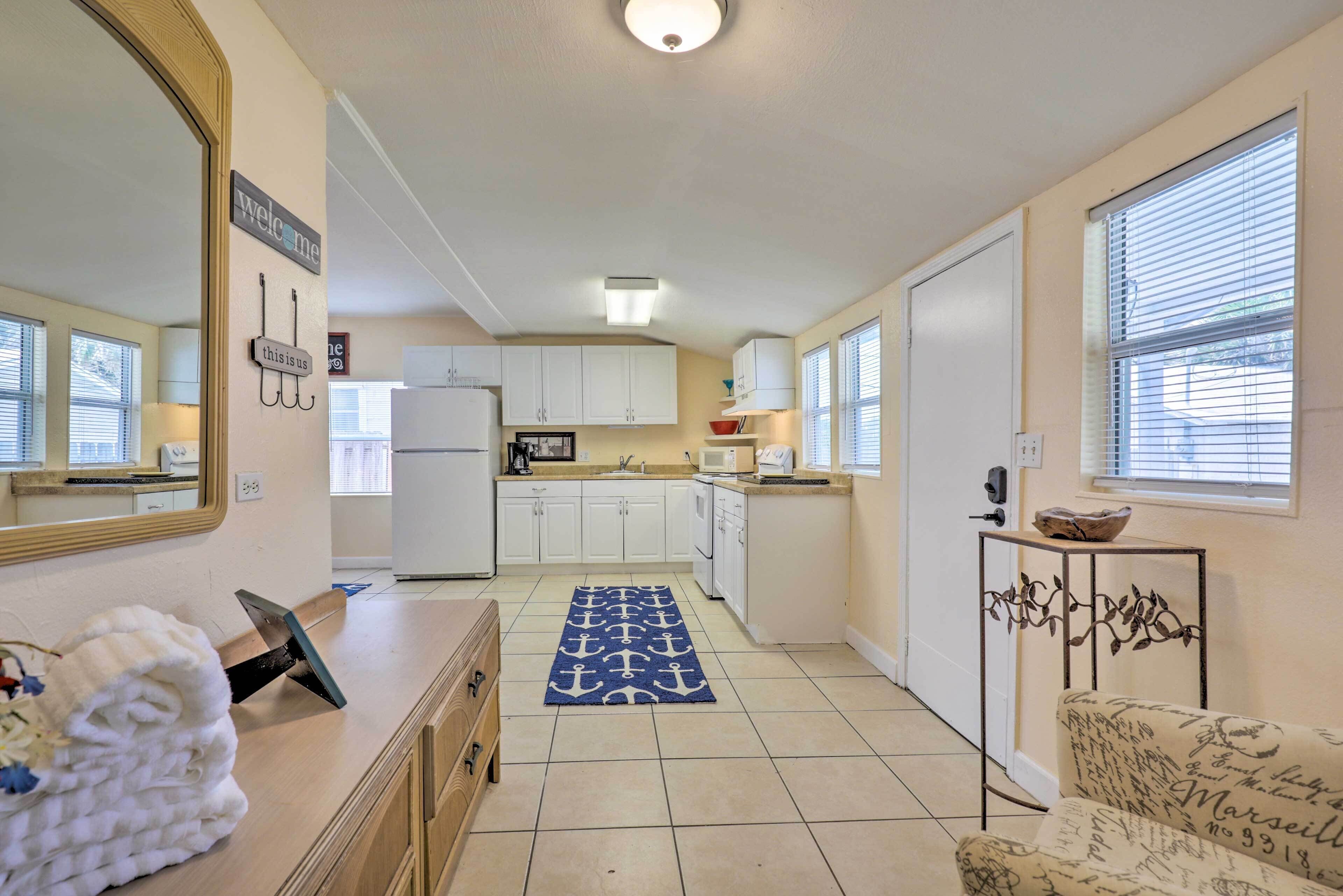 Surfside Oceanfront Cottage w/ Beach Access!