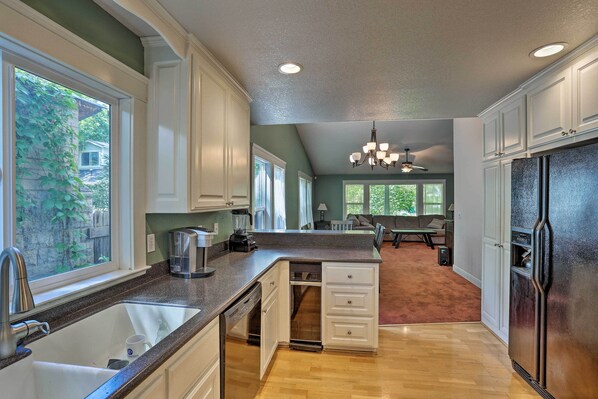 House (5 Bedrooms) | Interior - Spacious Downtown Chico Home ~ Half Mile to Csu! (Chico)