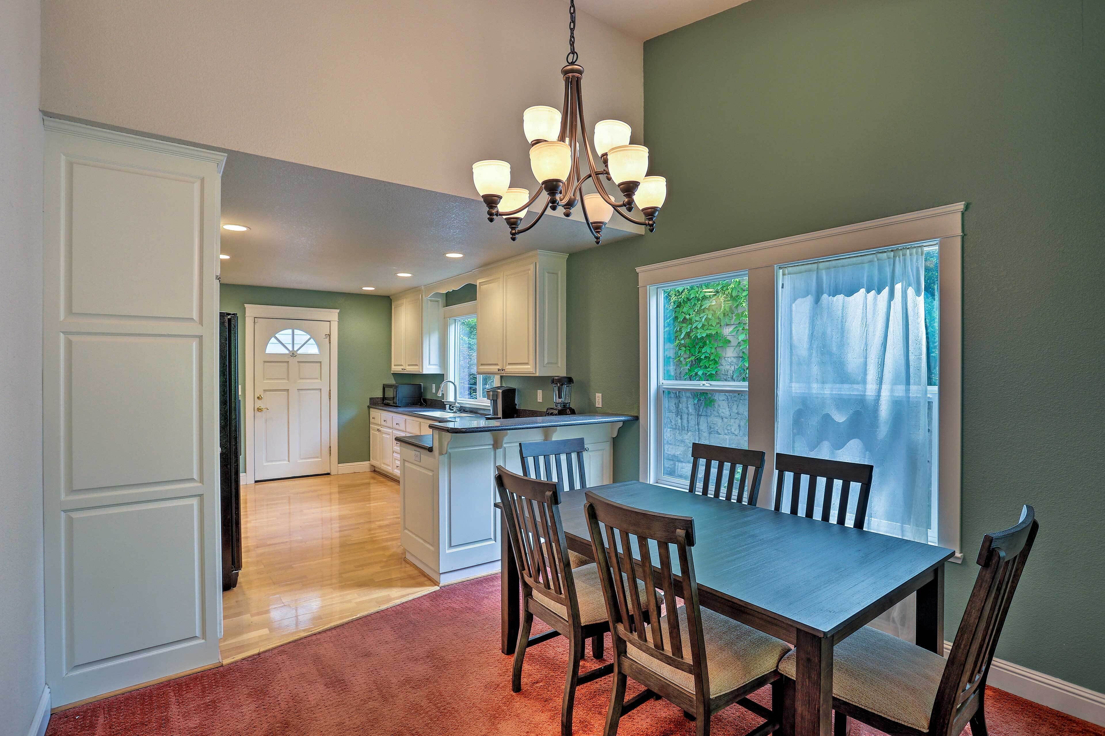 House (5 Bedrooms) | Interior