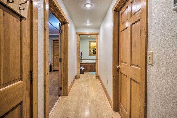 المنشأة من الداخل