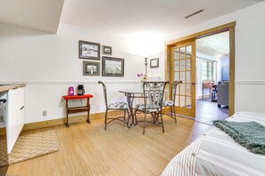 Apartment (1 Bedroom) | Interior - Hiking Nearby! Secluded Ellsworth Apartment (Ellsworth)