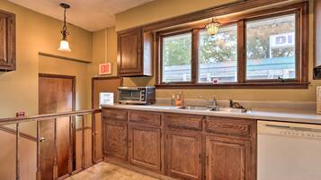 Cottage (Multiple Bedrooms) | Interior