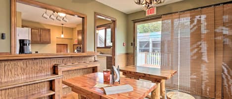 Mökki (Multiple Bedrooms) | Sisätilat