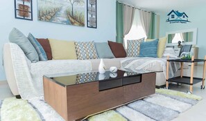 Living area - A 10 Minutes de L'aéroport Appartement Meublé a la Décoration Épurée (Akanda)