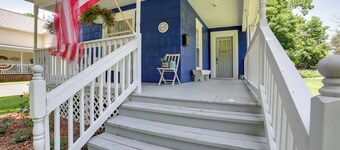 Fire Pit, BBQ & Yard: Family Home in Adrian