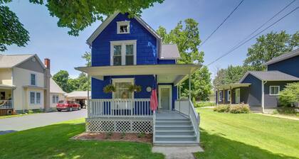 Fire Pit, BBQ & Yard: Family Home in Adrian
