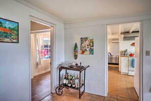 House (2 Bedrooms) | Interior - Waterfront Vacation Rental on Lake Mirror! (Winter Haven)