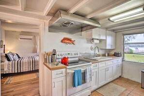 Interior - Waterfront Vacation Rental on Lake Mirror! (Winter Haven)
