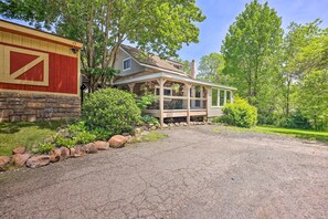 Cottage (3 Bedrooms) | Interior - Cozy Poconos Cottage w/ Hot Tub Near Lake Harmony! (Albrightsville)