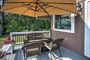 Interior - Modern Lake Lawrence Retreat w/ a Deck & Dock! (Yelm)