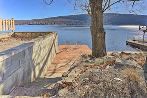 Property grounds - Greenwood Lake Cottage w/ Grill & Lake Access (Greenwood Lake)