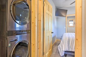 Cottage (2 Bedrooms) | Interior