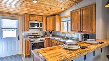 Cottage (2 Bedrooms) | Bahagian dalam