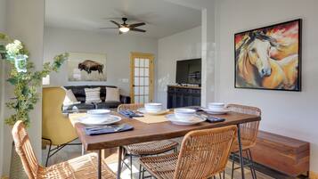 Cottage (2 Bedrooms) | Front of property