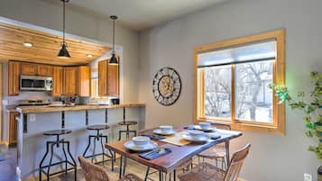 Cottage (2 Bedrooms) | Interior