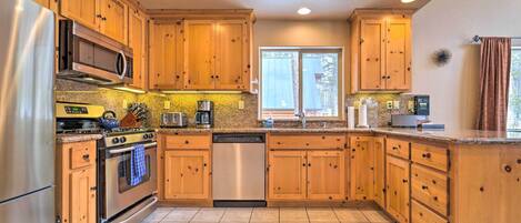 House (3 Bedrooms) | Interior