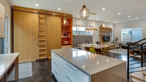 Interior - Oakland Vacation Rental ~ 3 Mi to Downtown (Emeryville)