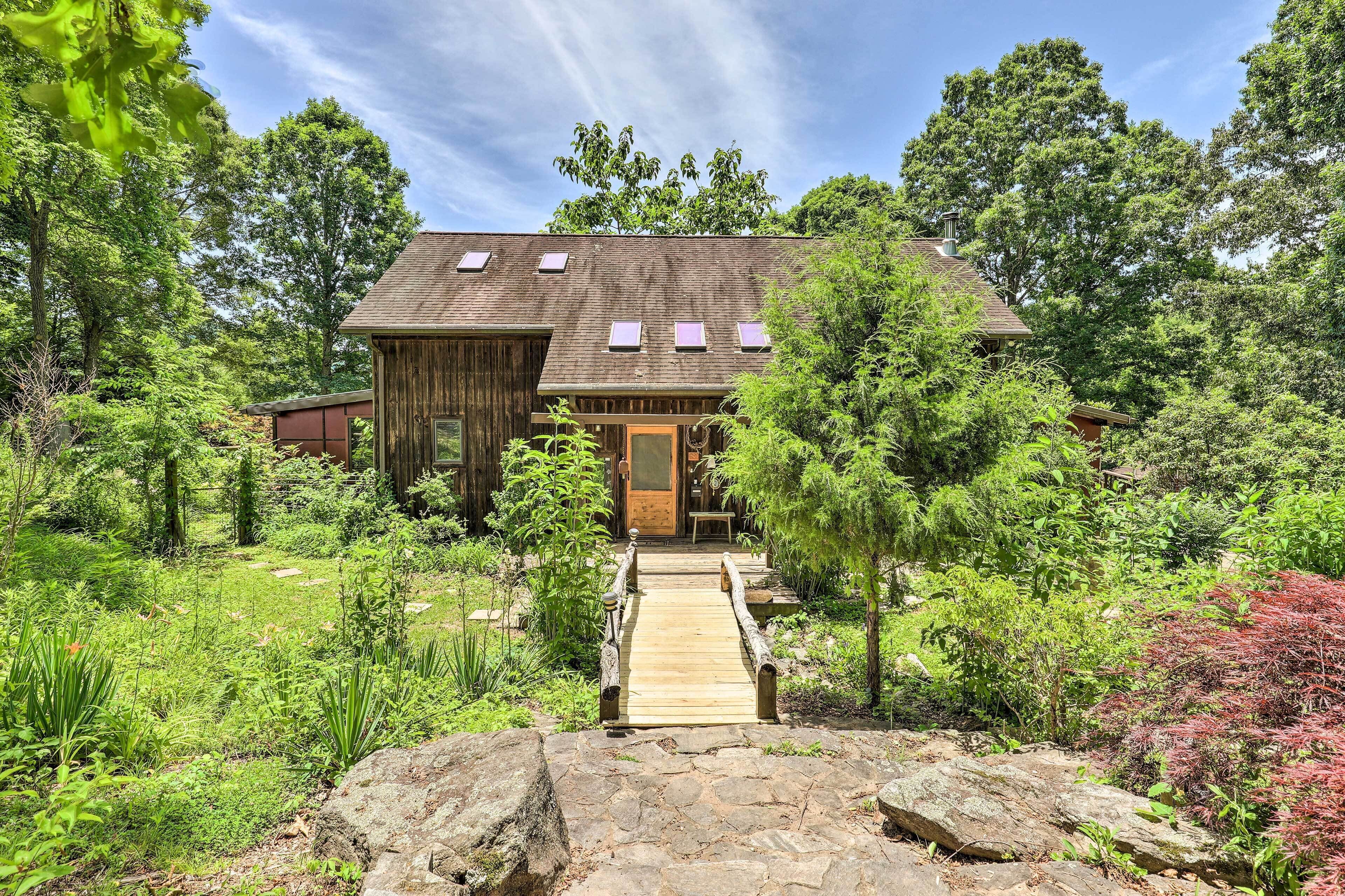 Tranquil Leicester 'sweet Suite' w/ BBQ Deck!