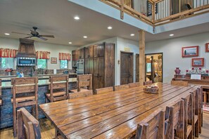 House (5 Bedrooms) | Interior