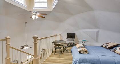 Quiet, Quirky Country Escape Near Pearl River!