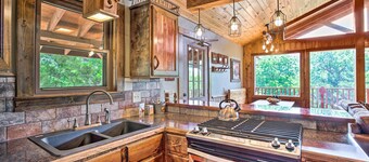 Beautiful Country Cabin on Crooked Creek Farm!