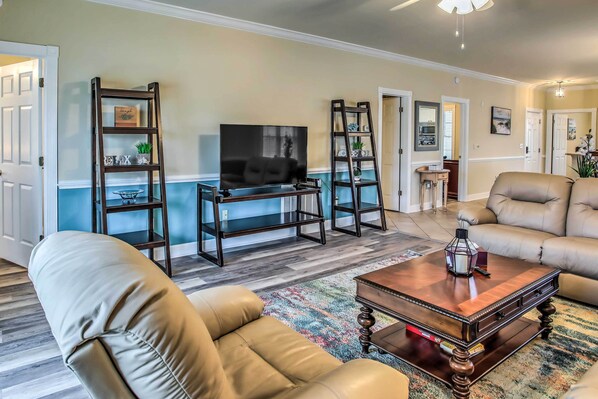 Apartment (3 Bedrooms) | Interior - Myrtle Beach Condo: Pool & Golf Course Access (Myrtle Beach)