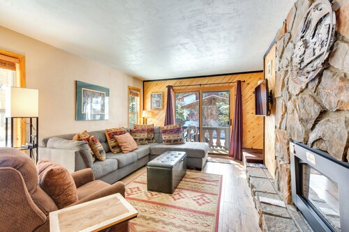 Waterfront Red River Haven: Walk to Ski Lift!