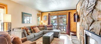 Waterfront Red River Haven: Walk to Ski Lift!