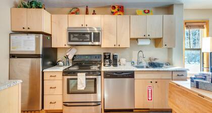 Waterfront Red River Haven: Walk to Ski Lift!