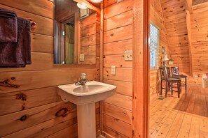 House (1 Bedroom) | Interior - 'sky Harbor' Sevierville Cabin w/ Hot Tub & Deck! (Sevierville)