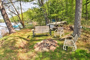 House (3 Bedrooms) | Interior - Lakefront Cumberland Cabin w/ Dock & Fire Pit! (Cumberland)