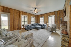 Talo (4 Bedrooms) | Sisätilat