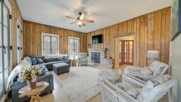 House (4 Bedrooms) | Front of property