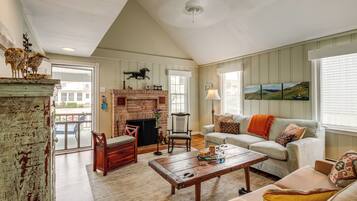 House (1 Bedroom) | Front of property